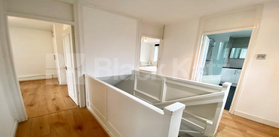 			LET , 4 Bedroom, 1 bath, 1 reception Apartment			 Rolls Road, Bermondsey